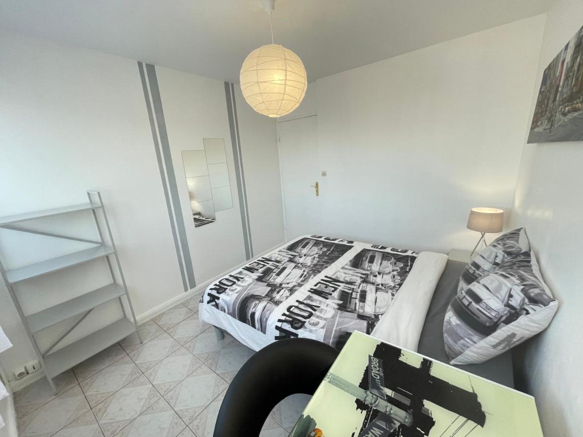 Chambre Privee En Colocation Dans Un Appartement Au Centre De Rillieux La Pape Dış mekan fotoğraf