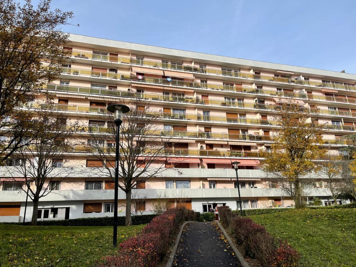 Chambre Privee En Colocation Dans Un Appartement Au Centre De Rillieux La Pape Dış mekan fotoğraf