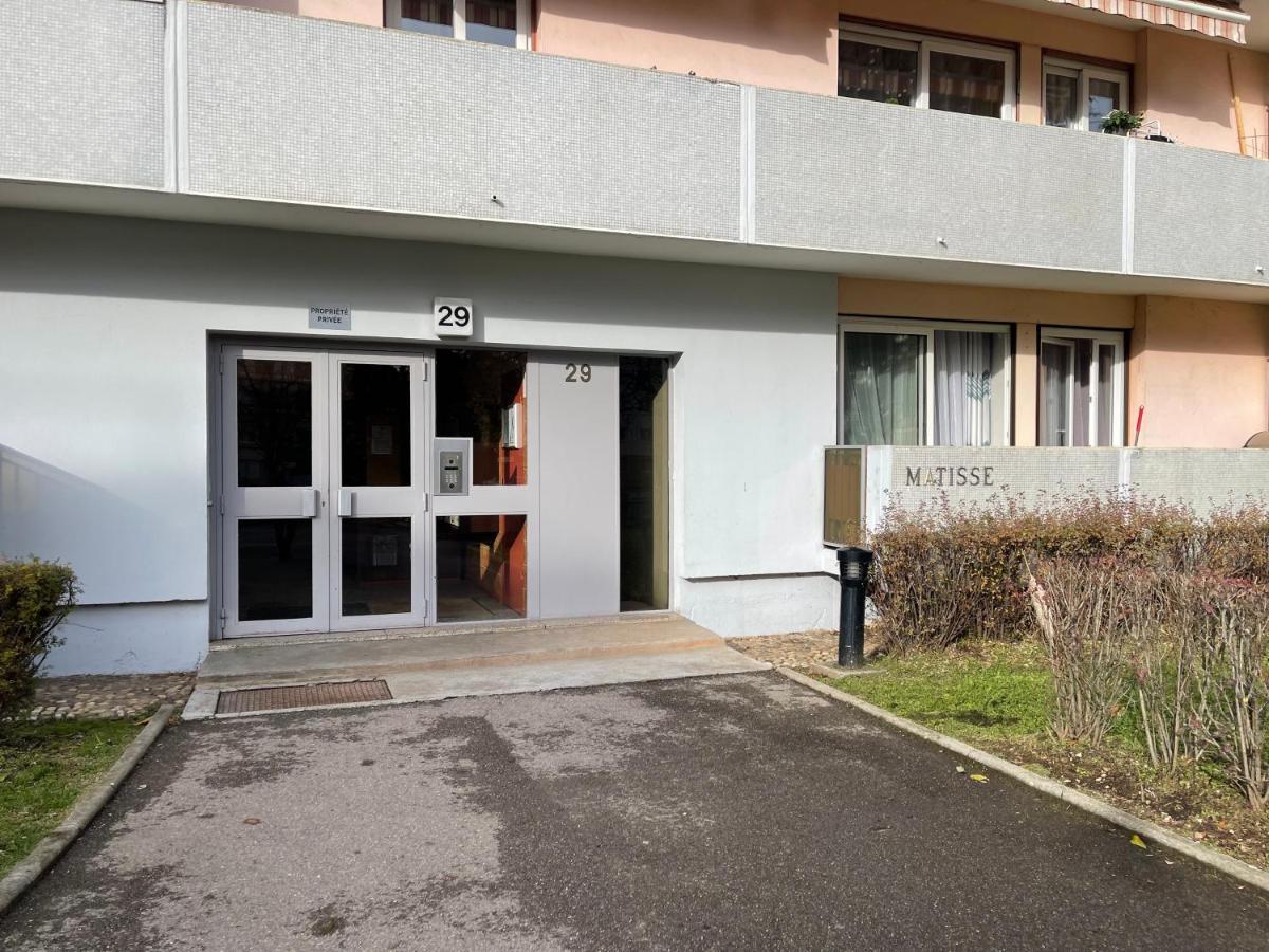 Chambre Privee En Colocation Dans Un Appartement Au Centre De Rillieux La Pape Dış mekan fotoğraf