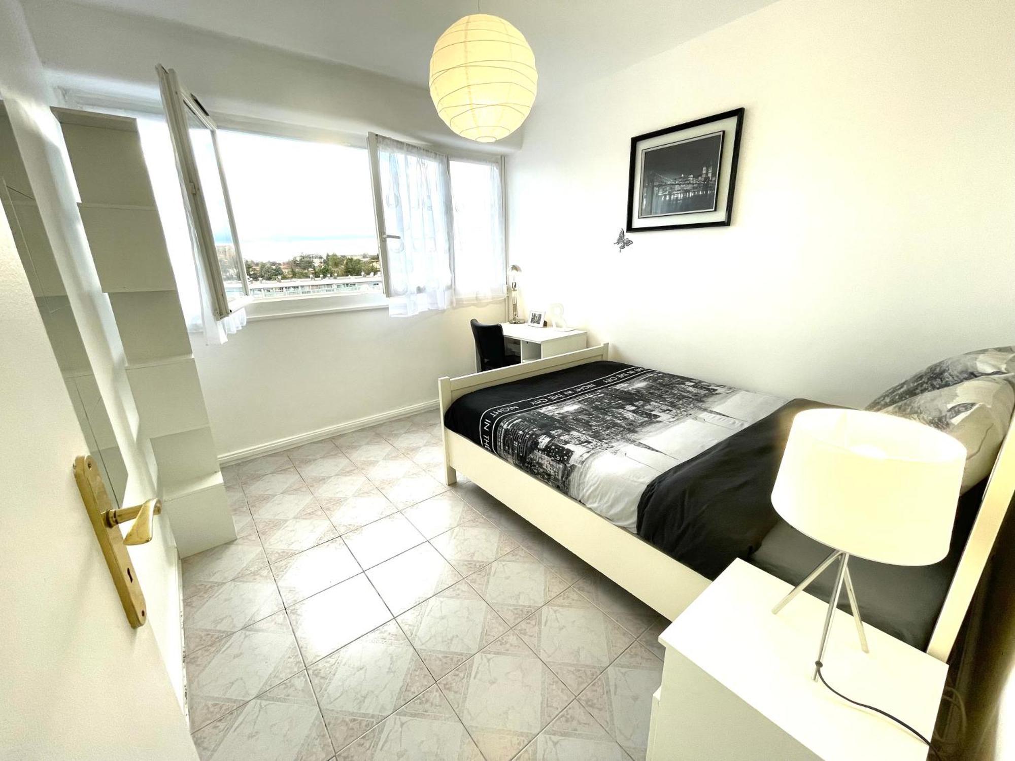 Chambre Privee En Colocation Dans Un Appartement Au Centre De Rillieux La Pape Dış mekan fotoğraf